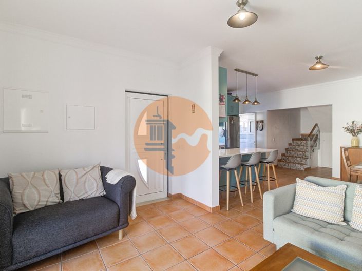 Image No.8-3 Bed House for sale