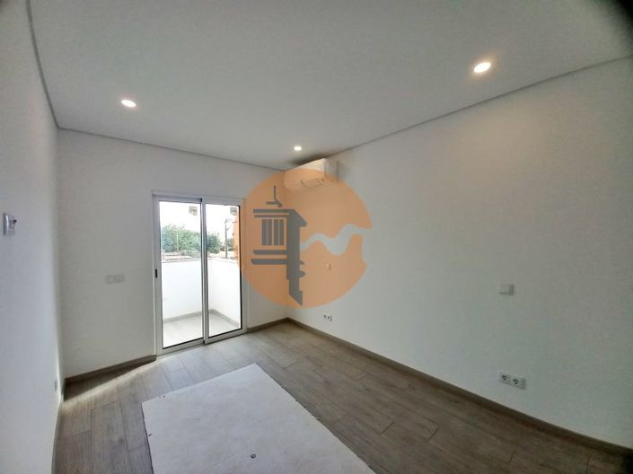 Image No.16-3 Bed Apartment for sale