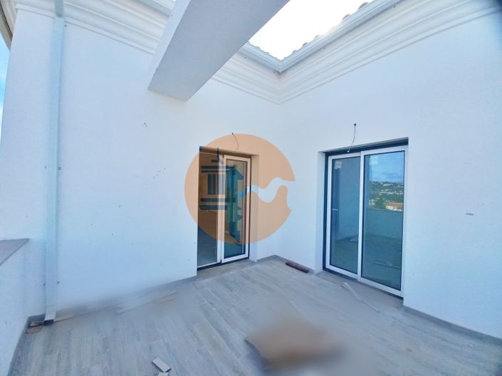 Image No.20-3 Bed Apartment for sale