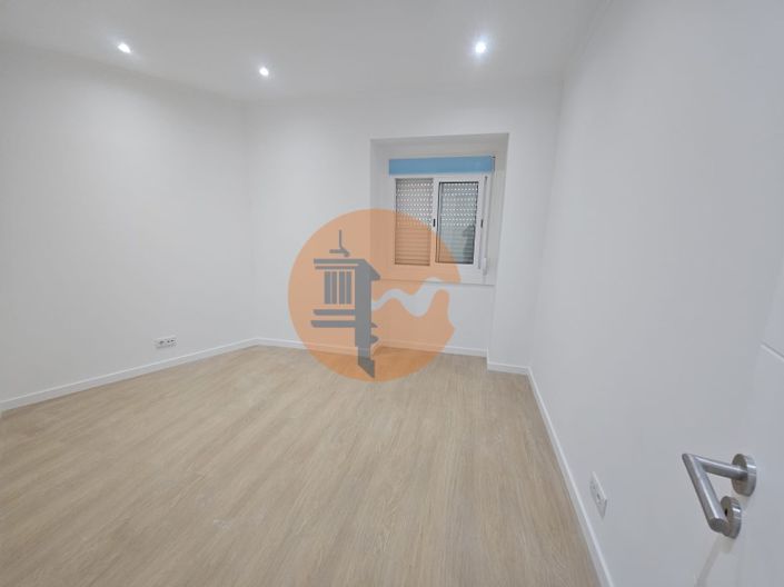 Image No.25-2 Bed Apartment for sale