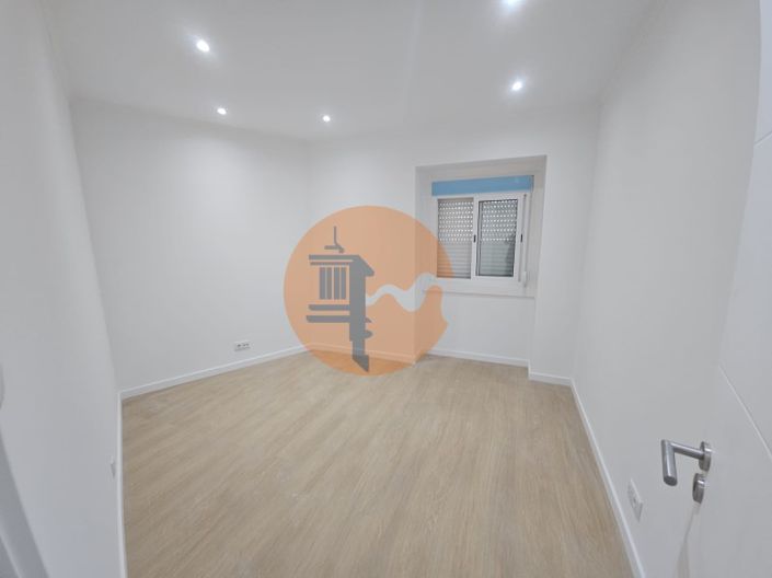 Image No.26-2 Bed Apartment for sale