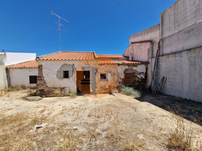 Image No.15-3 Bed House for sale