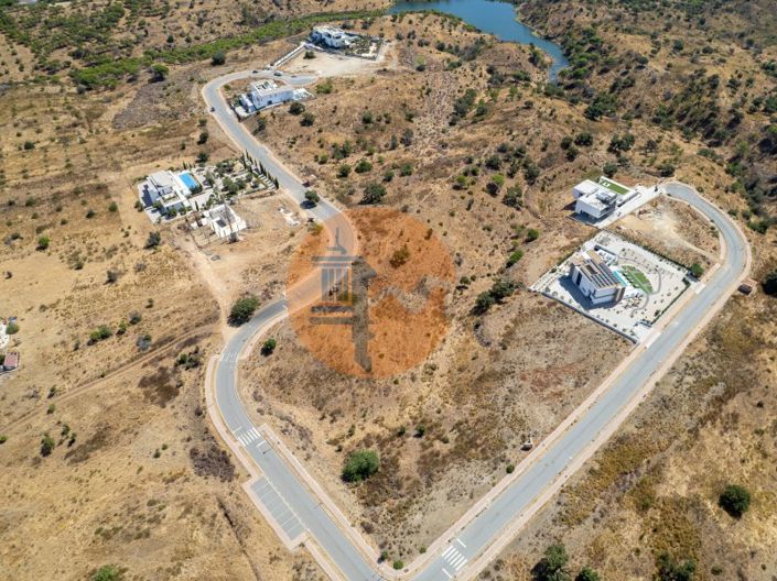 Image No.16-5 Bed House for sale