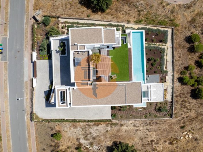 Image No.2-5 Bed House for sale