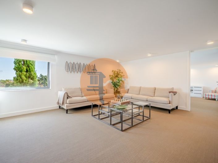 Image No.20-5 Bed House for sale