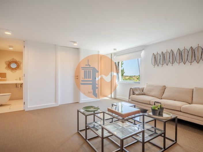 Image No.21-5 Bed House for sale