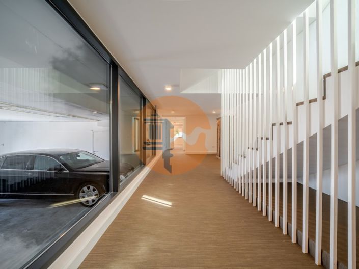 Image No.22-5 Bed House for sale