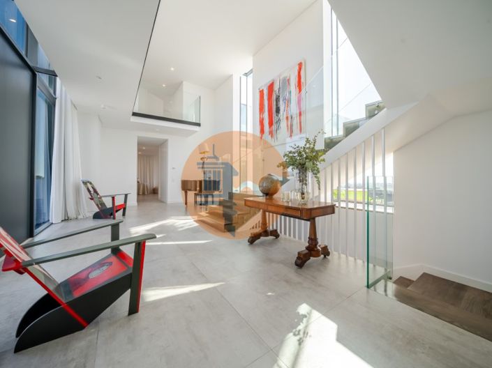 Image No.28-5 Bed House for sale