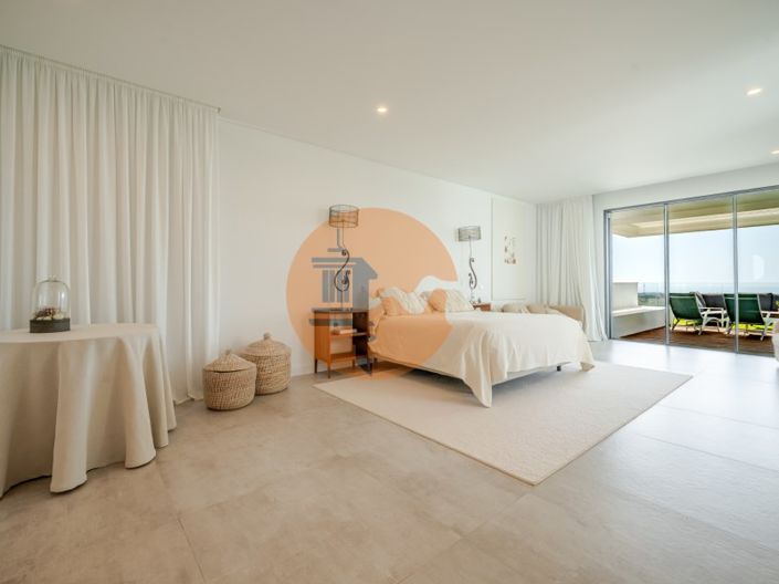 Image No.32-5 Bed House for sale