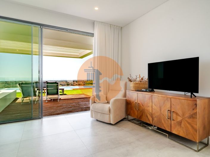 Image No.33-5 Bed House for sale