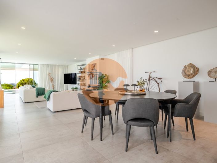 Image No.38-5 Bed House for sale