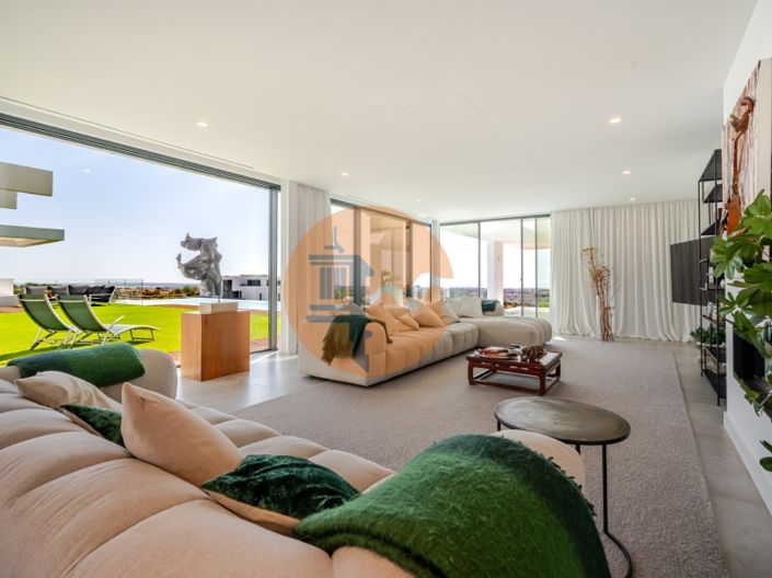 Image No.41-5 Bed House for sale