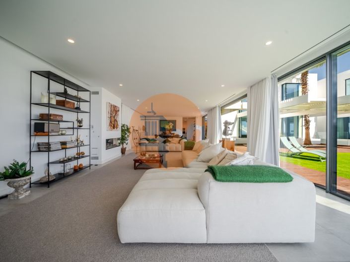 Image No.44-5 Bed House for sale