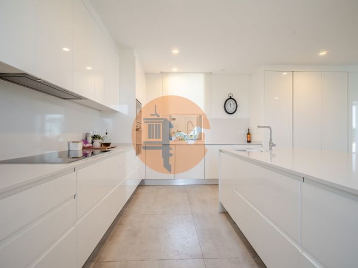 Image No.47-5 Bed House for sale