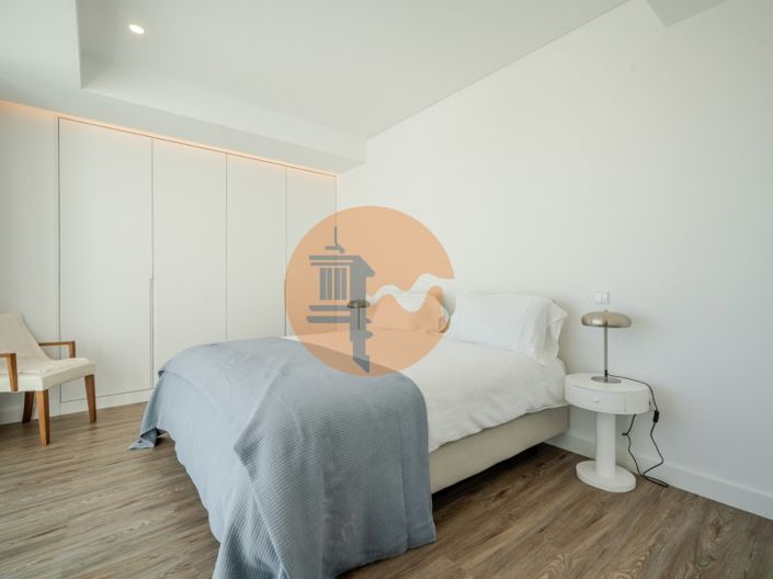 Image No.59-5 Bed House for sale