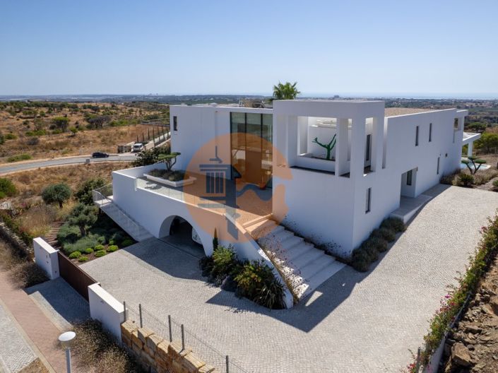 Image No.6-5 Bed House for sale