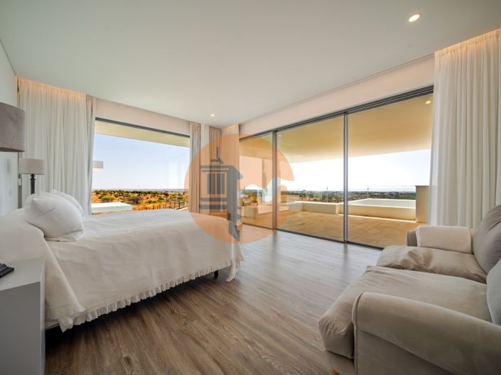 Image No.64-5 Bed House for sale