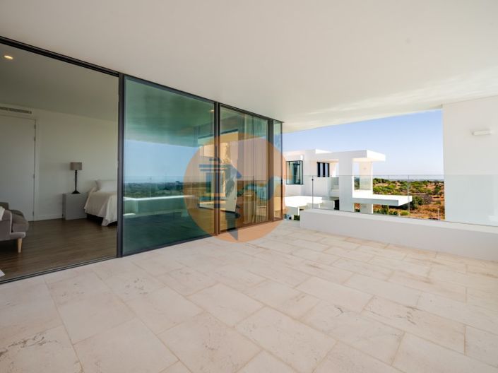 Image No.66-5 Bed House for sale