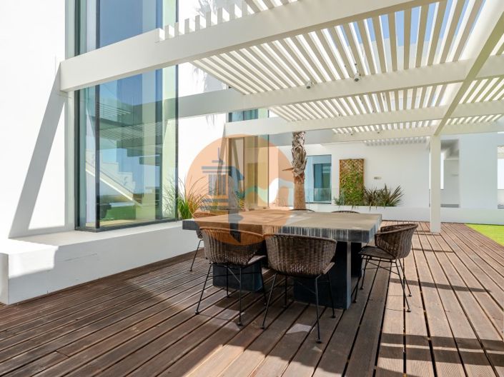 Image No.69-5 Bed House for sale