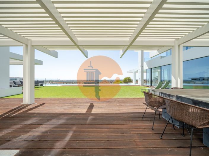 Image No.73-5 Bed House for sale