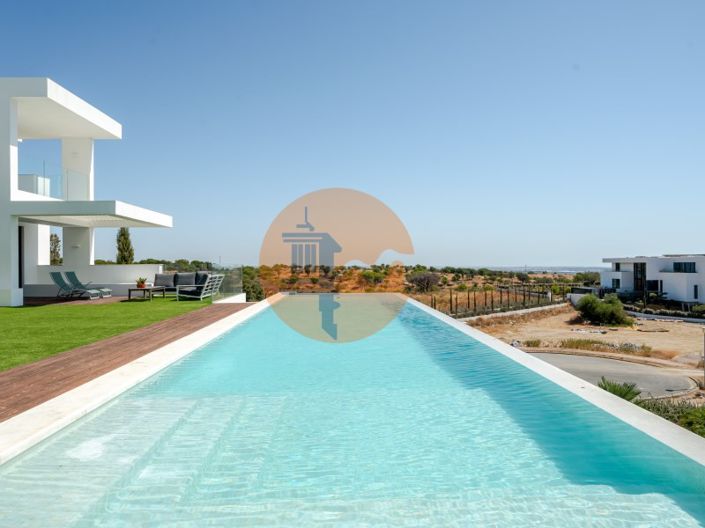 Image No.76-5 Bed House for sale