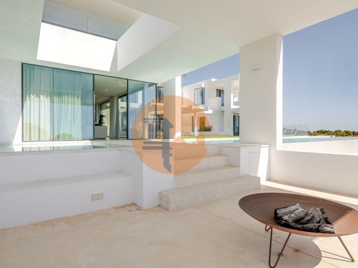 Image No.78-5 Bed House for sale