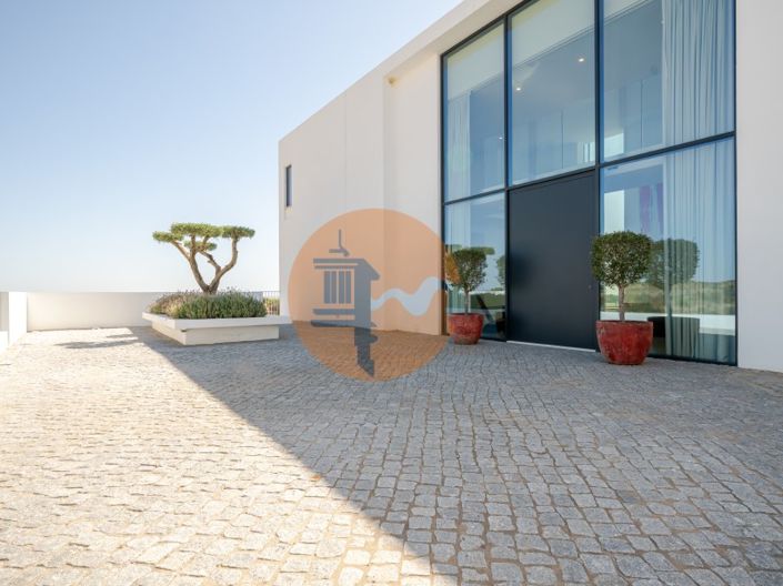 Image No.82-5 Bed House for sale