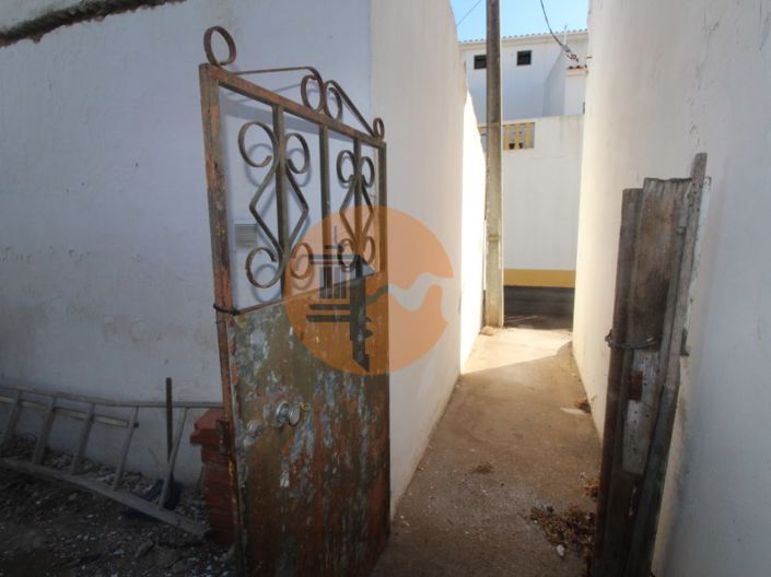 Image No.28-3 Bed House for sale