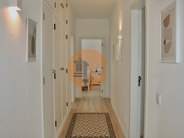 Image No.25-5 Bed House for sale