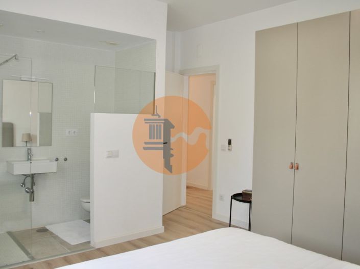 Image No.32-5 Bed House for sale