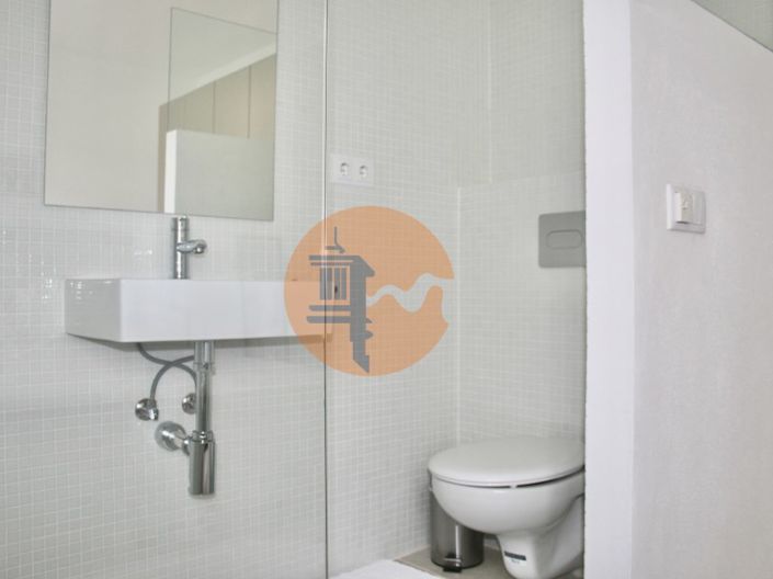 Image No.34-5 Bed House for sale