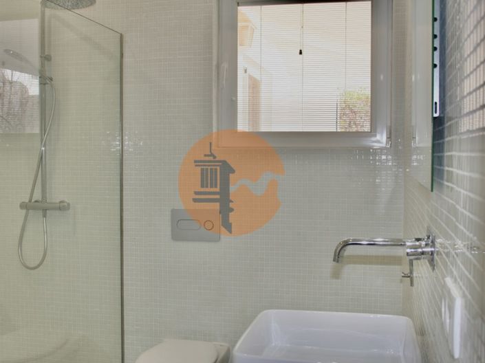 Image No.39-5 Bed House for sale