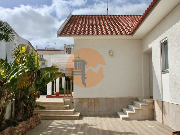 Image No.6-5 Bed House for sale