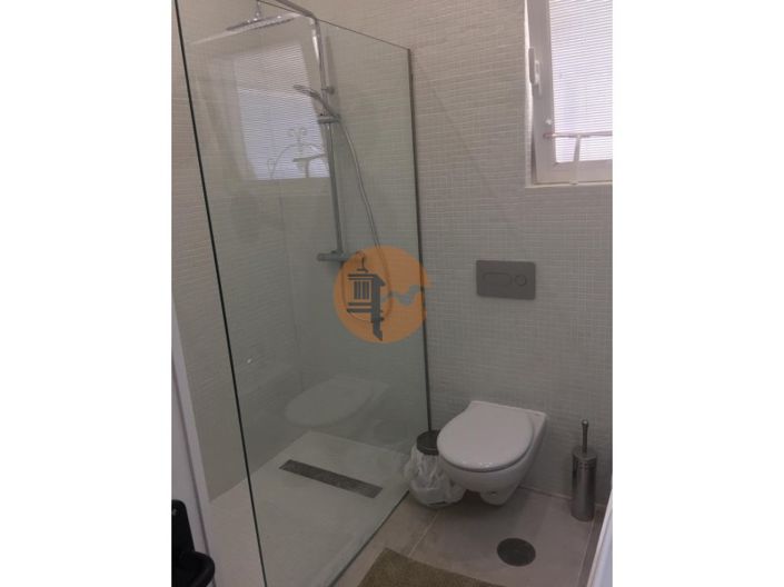 Image No.8-5 Bed House for sale