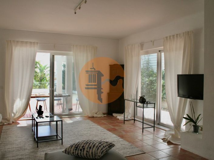 Image No.8-5 Bed House for sale