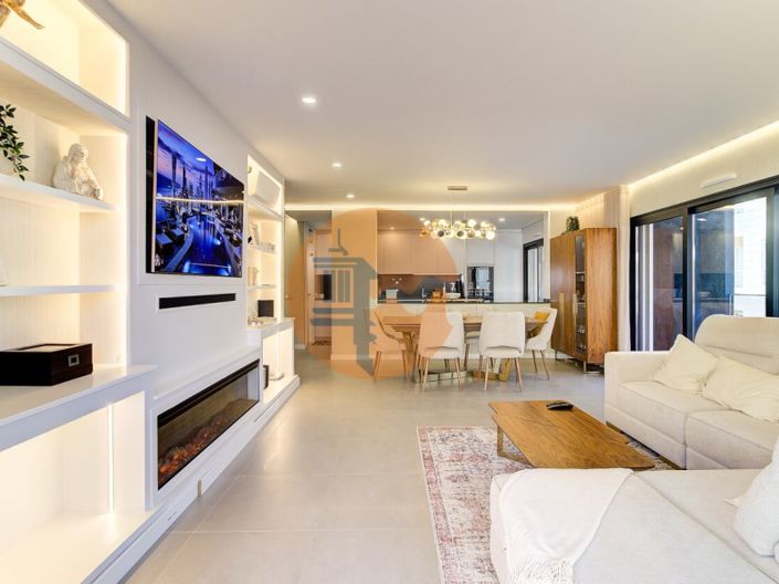 Image No.11-3 Bed Apartment for sale