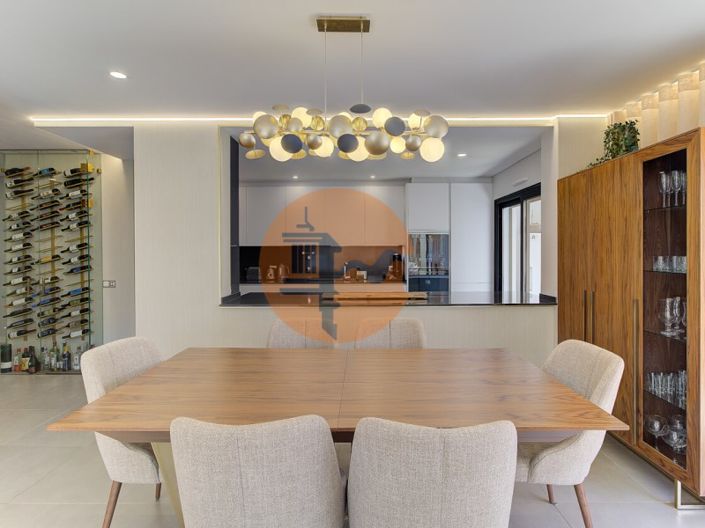 Image No.13-3 Bed Apartment for sale