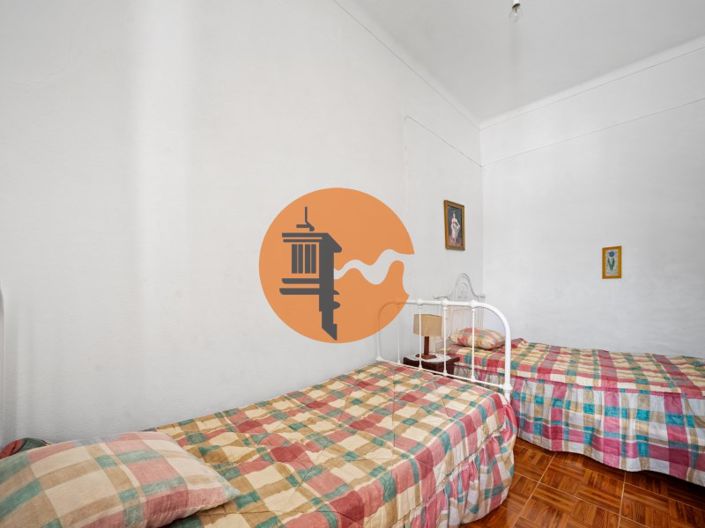 Image No.16-4 Bed Farmhouse for sale