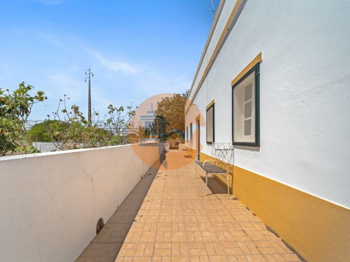 Image No.17-4 Bed Farmhouse for sale