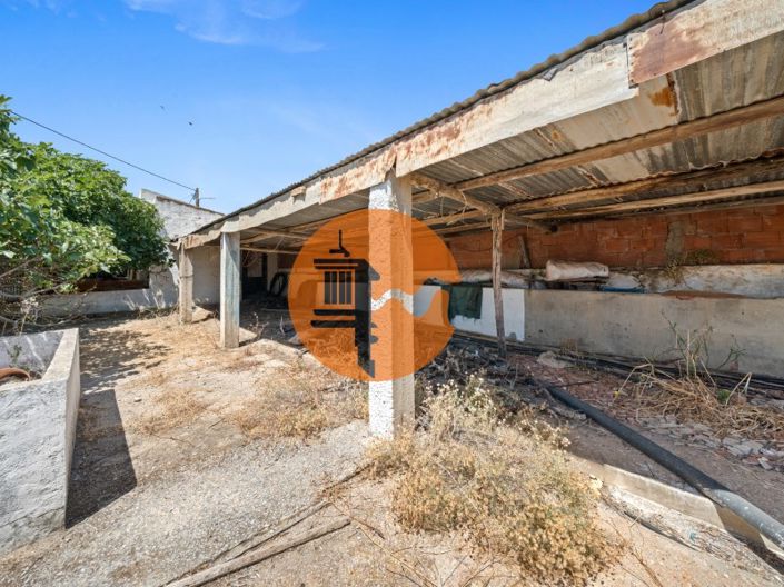 Image No.20-4 Bed Farmhouse for sale