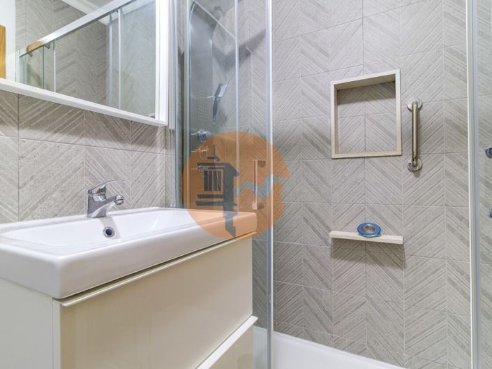 Image No.18-3 Bed Apartment for sale