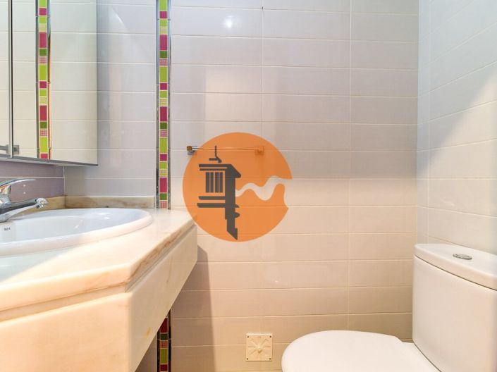 Image No.20-3 Bed Apartment for sale