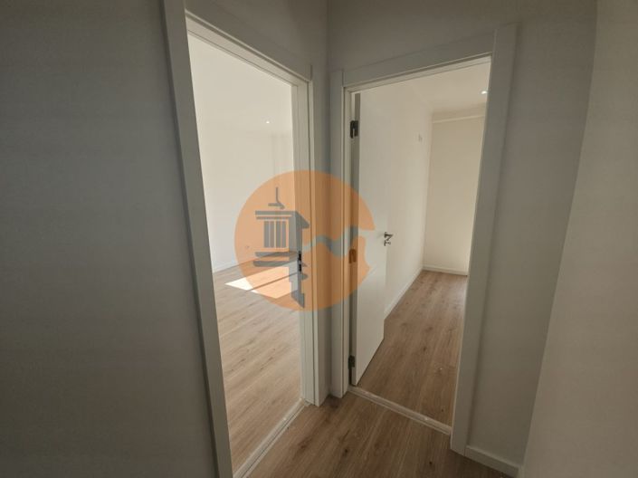 Image No.24-3 Bed Apartment for sale