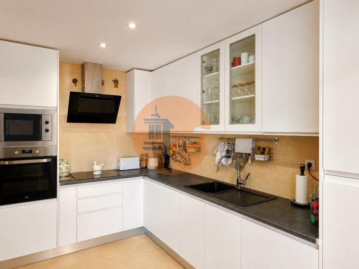 Image No.10-3 Bed House for sale
