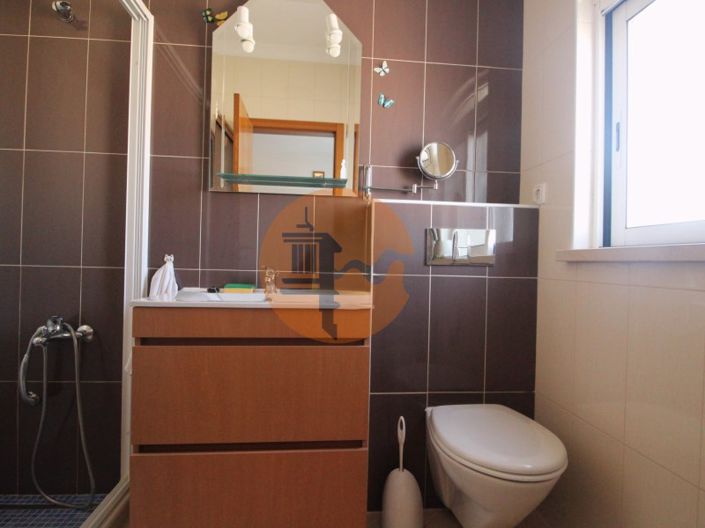 Image No.19-3 Bed House for sale