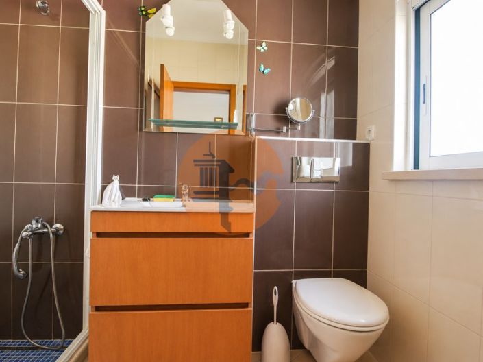Image No.20-3 Bed House for sale