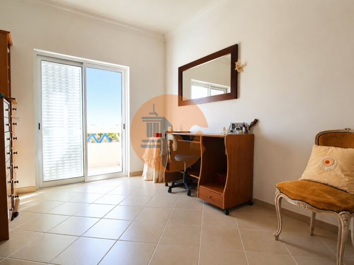 Image No.21-3 Bed House for sale