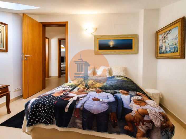 Image No.22-3 Bed House for sale