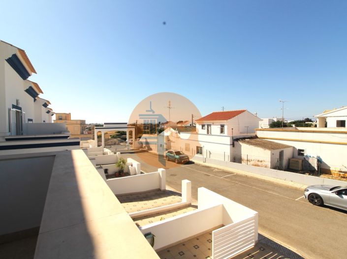 Image No.23-3 Bed House for sale