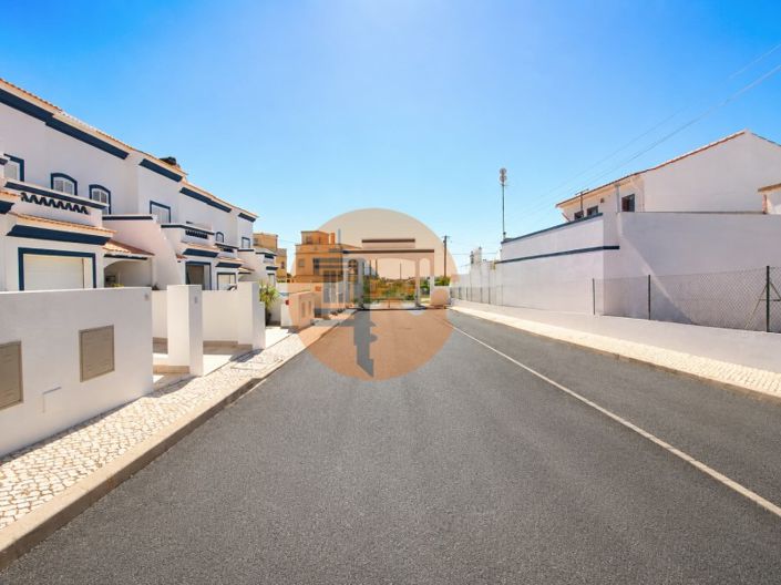 Image No.4-3 Bed House for sale